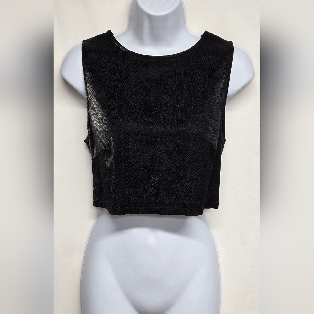 Kirious L Faux Leather Vest Zipper Back Cropped